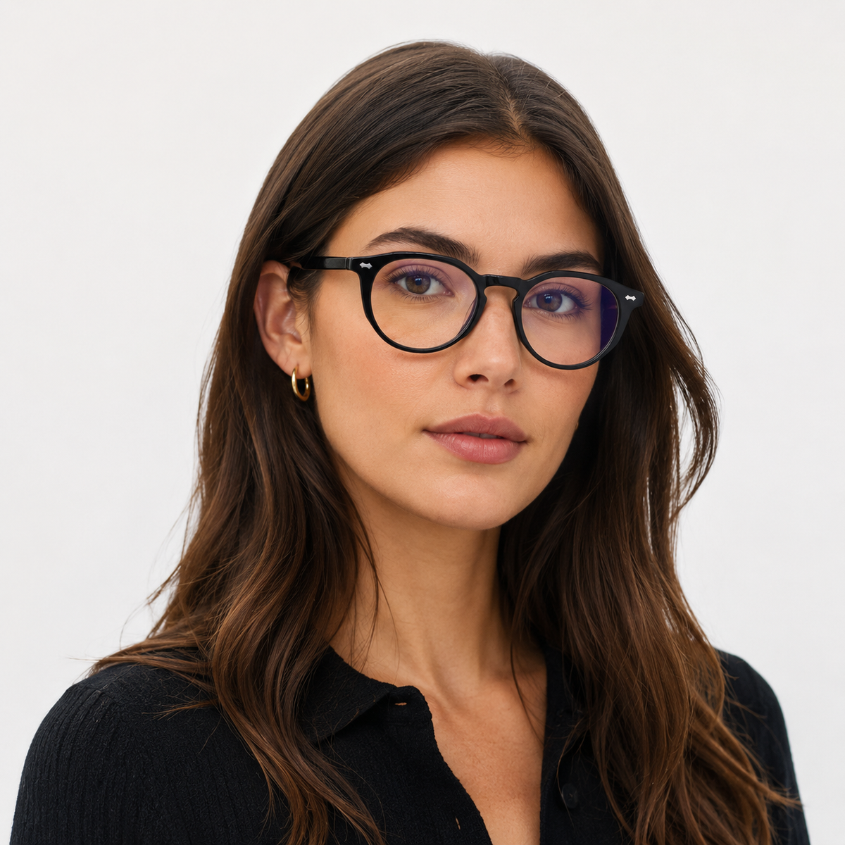 Model femeie purtând ochelari de vedere Aris Negru