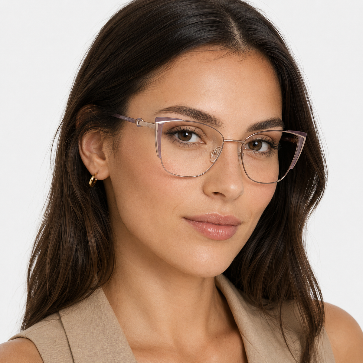 Model feminin purtând rama Elara Mov