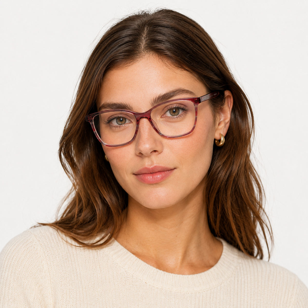 Model feminin purtând ochelari de vedere Mira Vișiniu