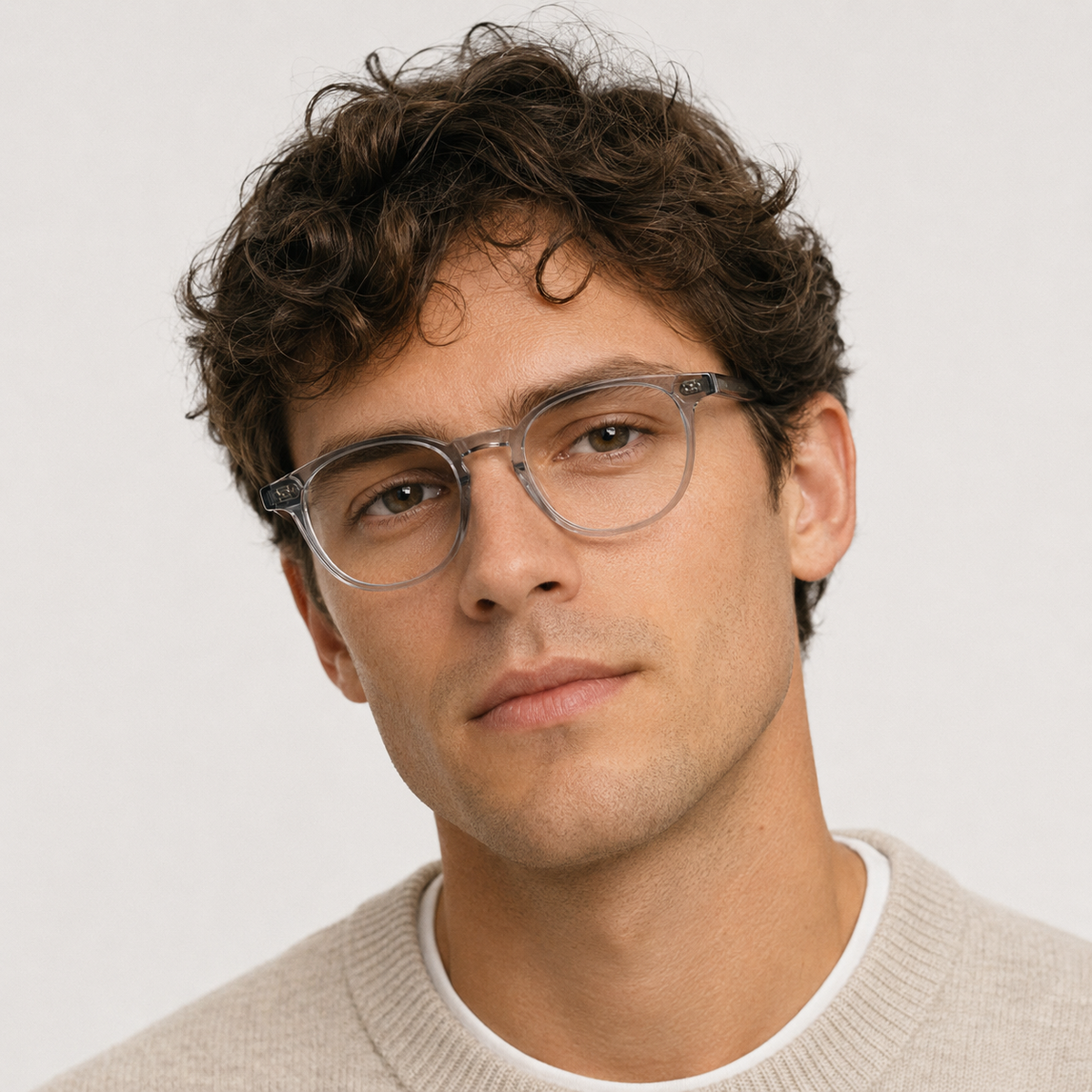 Model masculin purtând ochelari de vedere Niko Gri