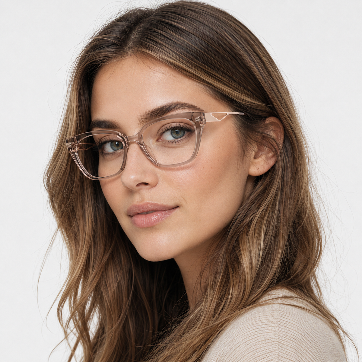 Model feminin purtând ochelari de vedere Nyla Roz pudră
