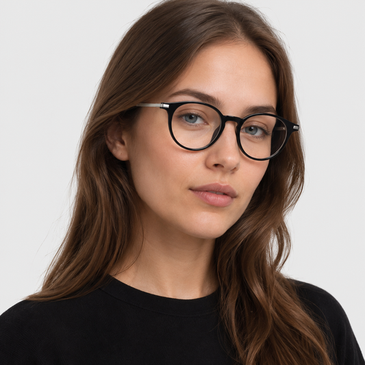 Model femeie purtând ochelari de vedere Remi Negru